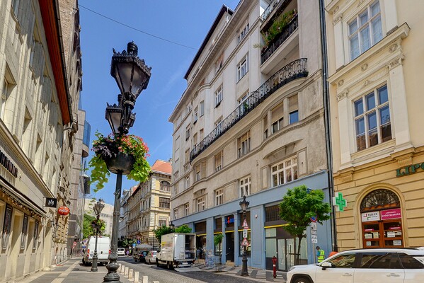 Arany János utca kiadó lakás