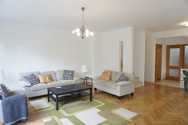 Szikla utca house for rent in Budapest