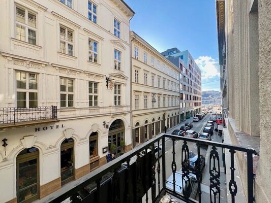 Vigyazo Ferenc street apartment for sale