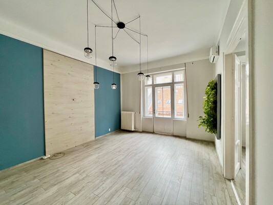 Arany Janos street apartment for sale