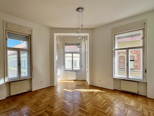 Paulay Ede street Apartment for sale