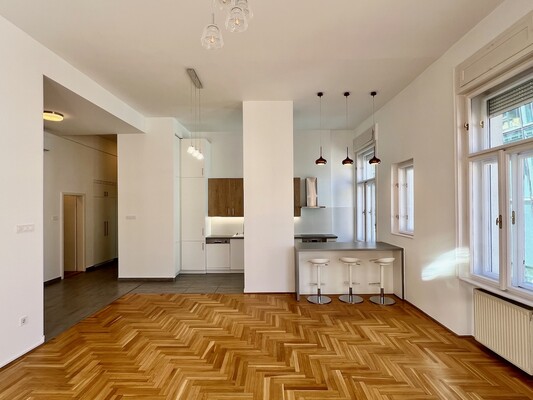 Paulay Ede street Apartment for sale