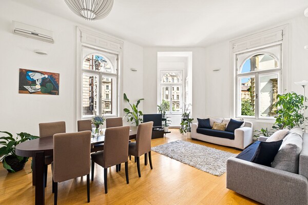 Dohány street apartment for sale