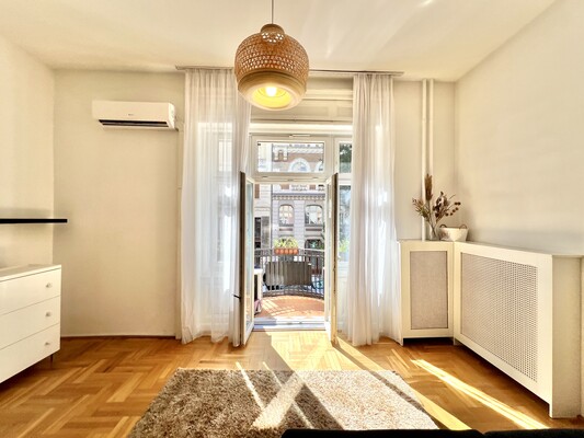 Hold Street Apartment for Rent