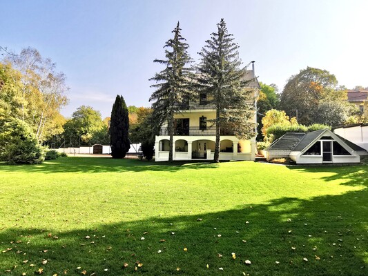 House for Rent with Pool and Tennis court