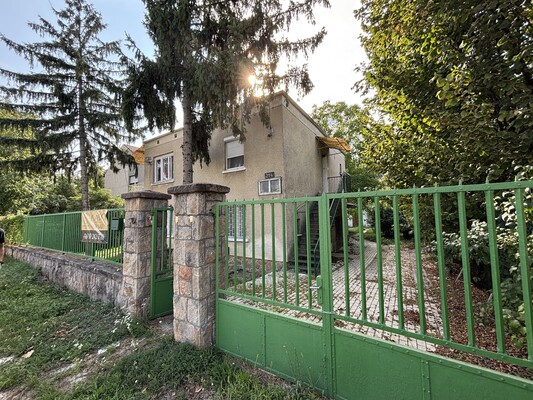 Family House With Garden And Guest House