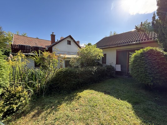 House WIth Garden On Zöldkő Street