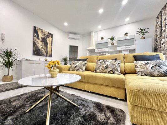 Apartment for Sale in Irányi Street
