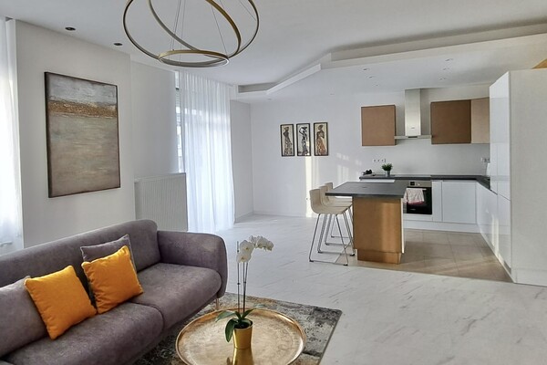 Top Floor Honvéd Square Apartment