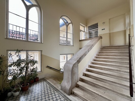 Népszínház street studio for sale