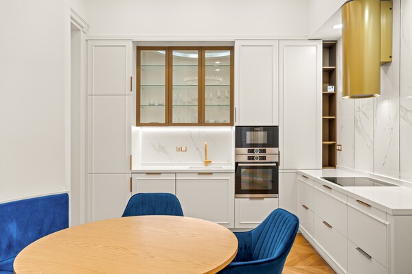 Szervita square apartment for rent