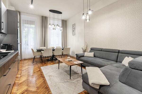 Modern 4BR apartment for sale on Ferenc körút