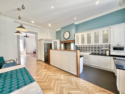 Perczel Mor Street Apartment