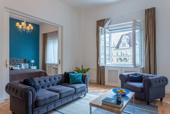 2 Bedroom Apartment On Kossuth Lajos Square