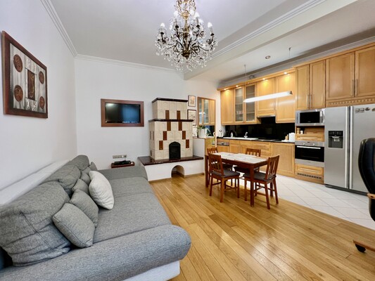 Egyetem square apartment rental