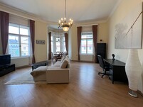 Kossuth Square-apartment with a view for rent