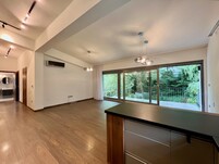 Béla Kiraly Way apartment for rent