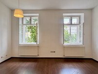Mérleg street studio for sale