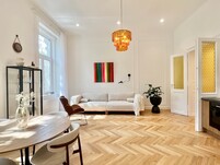 Podmaniczky street apartment for sale