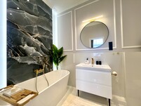 Posh Apartment For Rent in Karoly Boulevard