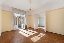 Visegrádi street property for sale