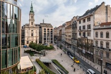 Szervita Square apartment for rent
