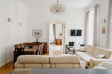 Corner Apartment With Balcony On Hunyadi Tér