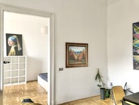 3-Br-Apartment on Csarnok Square for Rent