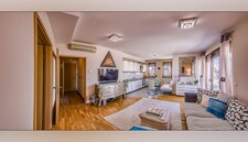 Central Passage Penthouse With Roof Terrace