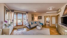 Central Passage Penthouse With Roof Terrace