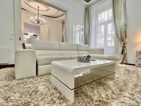 Penthouse for rent in Dalszínház Street