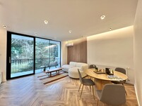 2BR Apartment with Balcony on Zöldlomb Street