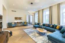Andrassy Avenue // luxury apartment for rent
